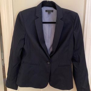 Ann Taylor wool/poly blend navy pinstripe one-button blazer Sz 4 NWOT/EUC